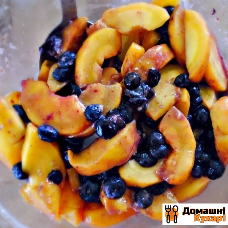 Пиріг з чорницею і персиками по-селянськи - фото крок 12