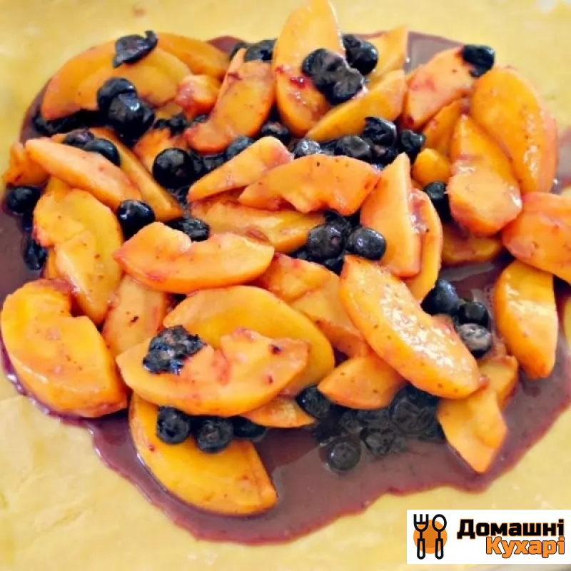 Пиріг з чорницею і персиками по-селянськи - фото крок 15
