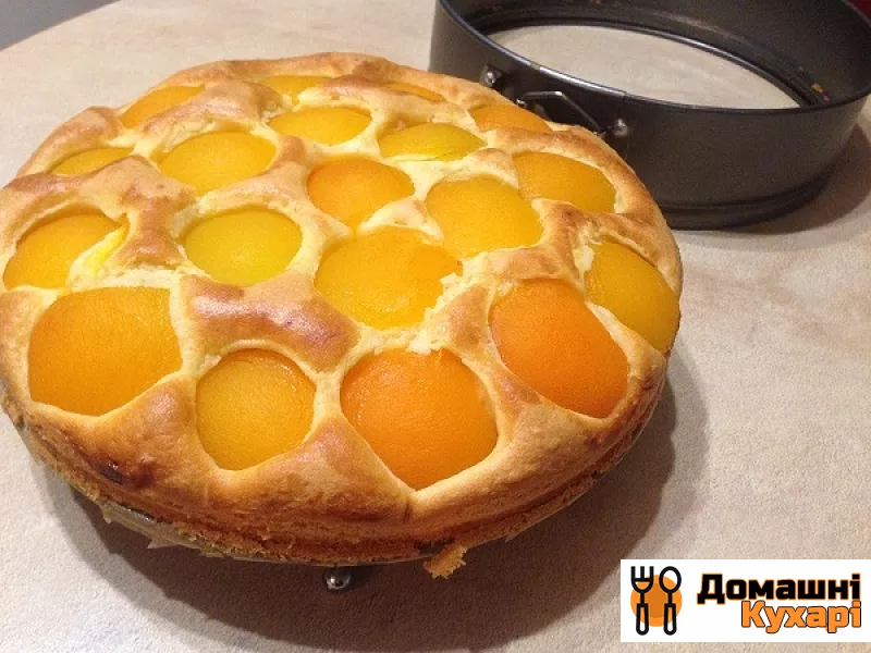 Пиріг з консервованими абрикосами - фото крок 7