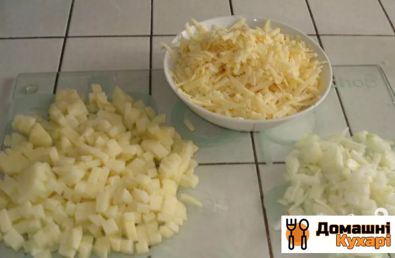 Пиріг з сиром, цибулею і картоплею - фото крок 1