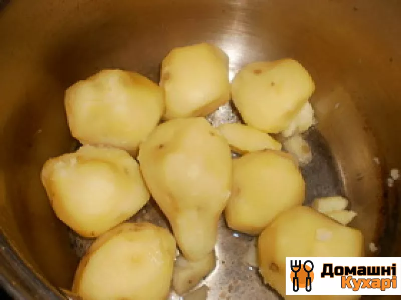 Пиріжки з листкового тіста з грибами і картоплею - фото крок 1