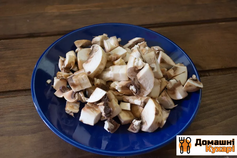 Пиріжки з білими грибами - фото крок 2