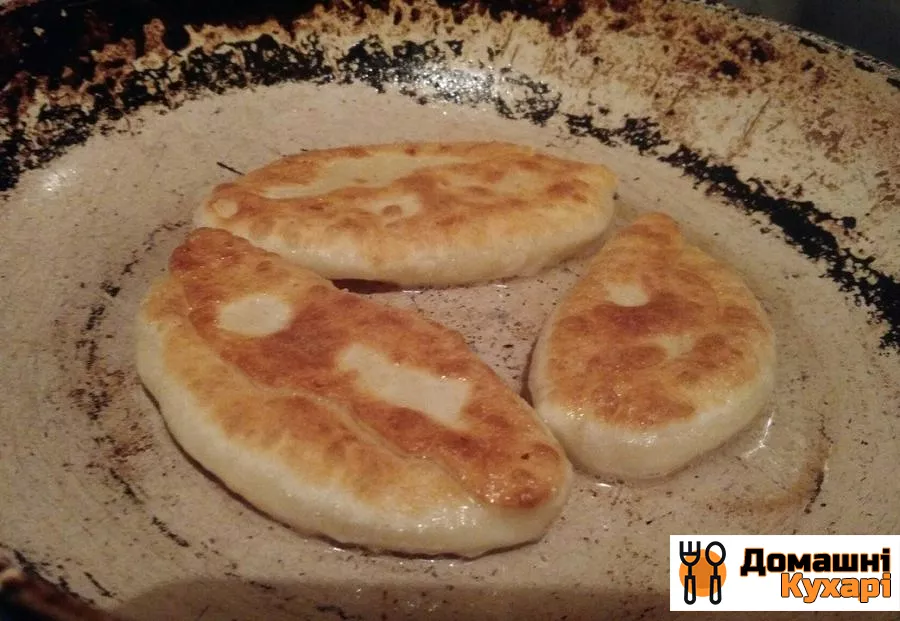 Пирожки с картофелем на кефире - фото крок 8