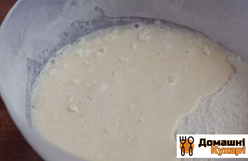 Пишні млинці на молоці - фото крок 4