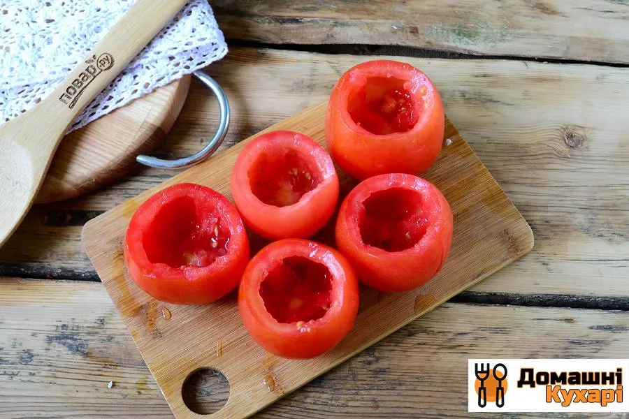 помідори, фаршировані сиром та огірками - фото крок 4