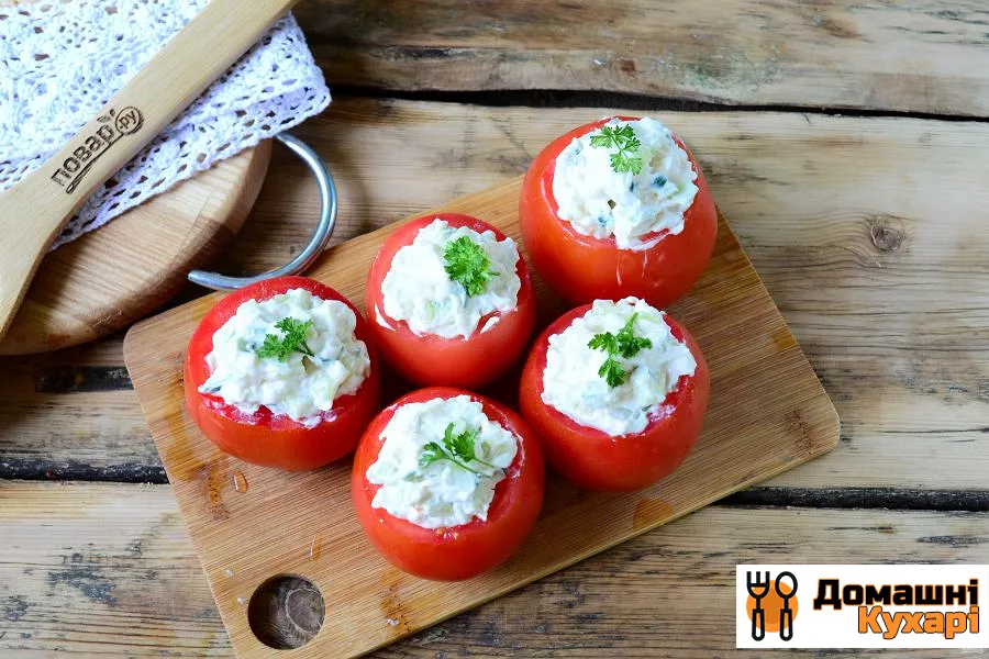 помідори, фаршировані сиром та огірками - фото крок 5