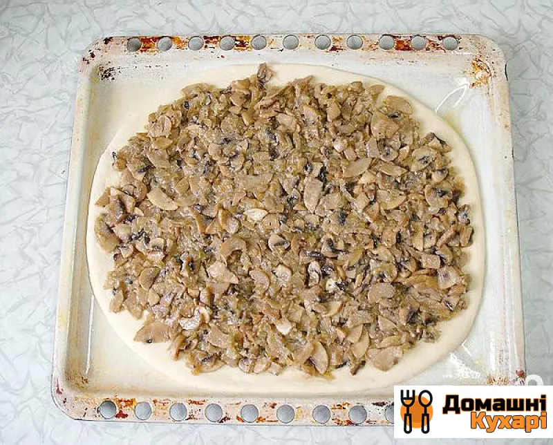 Прісний пиріг з грибами - фото крок 5