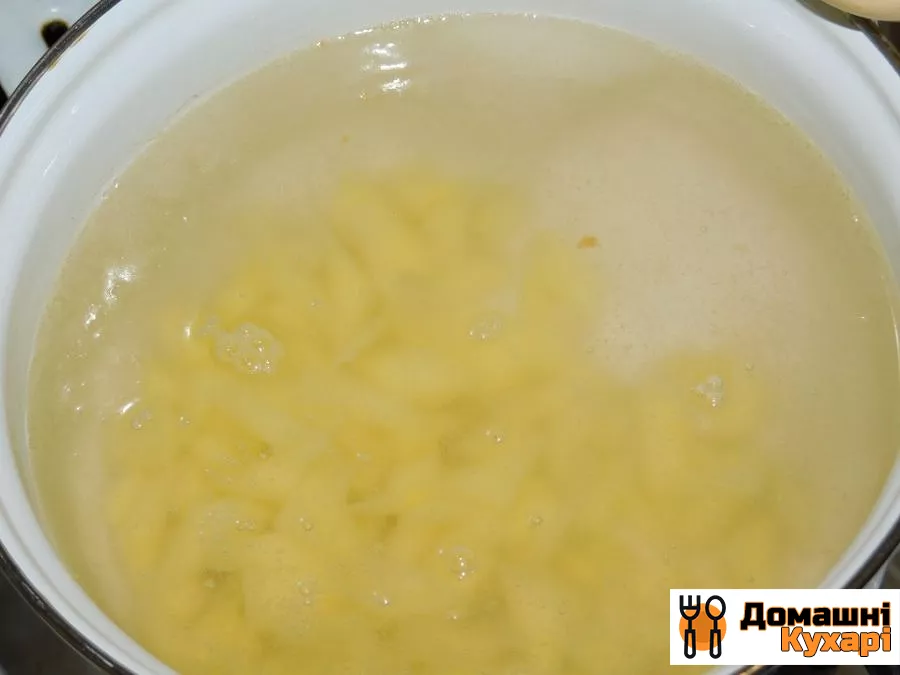 Простий грибний суп з лисичками - фото крок 1
