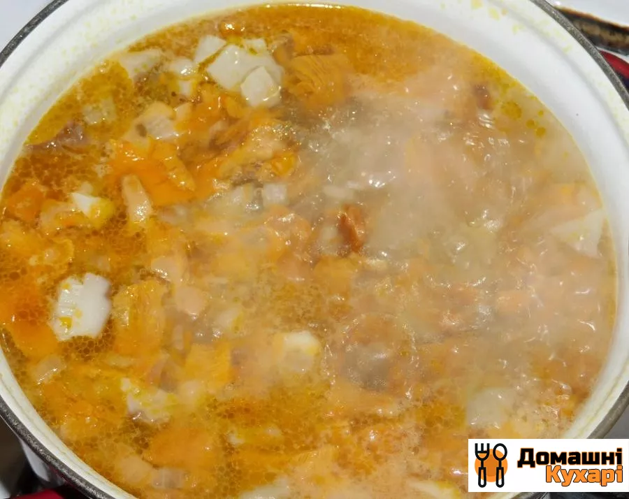 Простий грибний суп з лисичками - фото крок 4