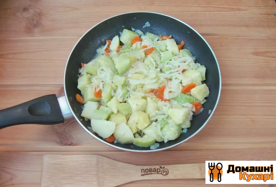 Рагу з кабачками, картоплею і капустою - фото крок 7