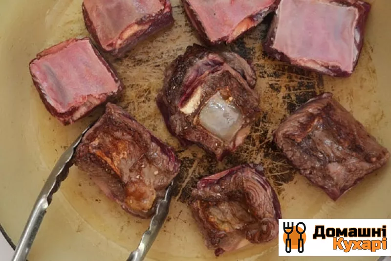 Реберця яловичі на сковороді - фото крок 2