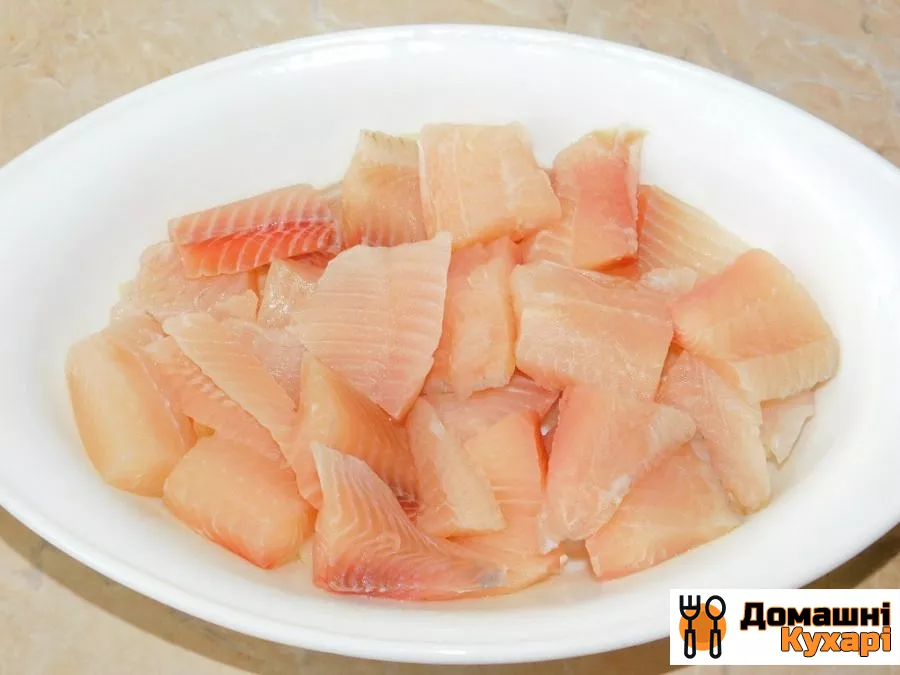 Риба під сметанним соусом з овочами і пармезаном - фото крок 2