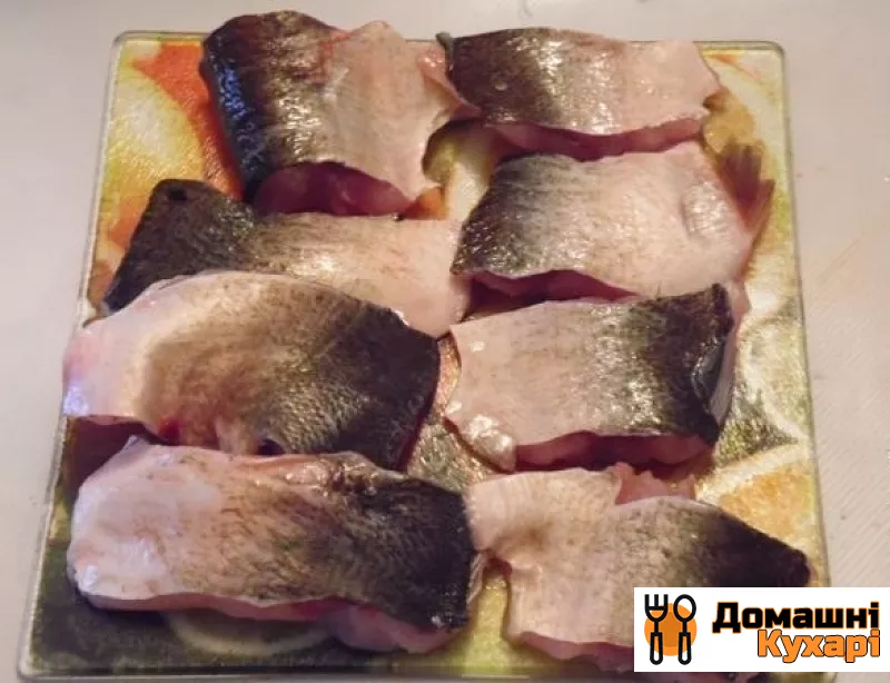 Риба під сметанним соусом в духовці - фото крок 1