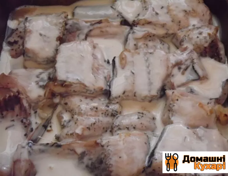 Риба під сметанним соусом в духовці - фото крок 6