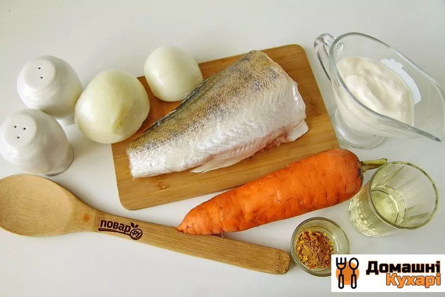 Риба з морквою і цибулею в духовці - фото крок 1