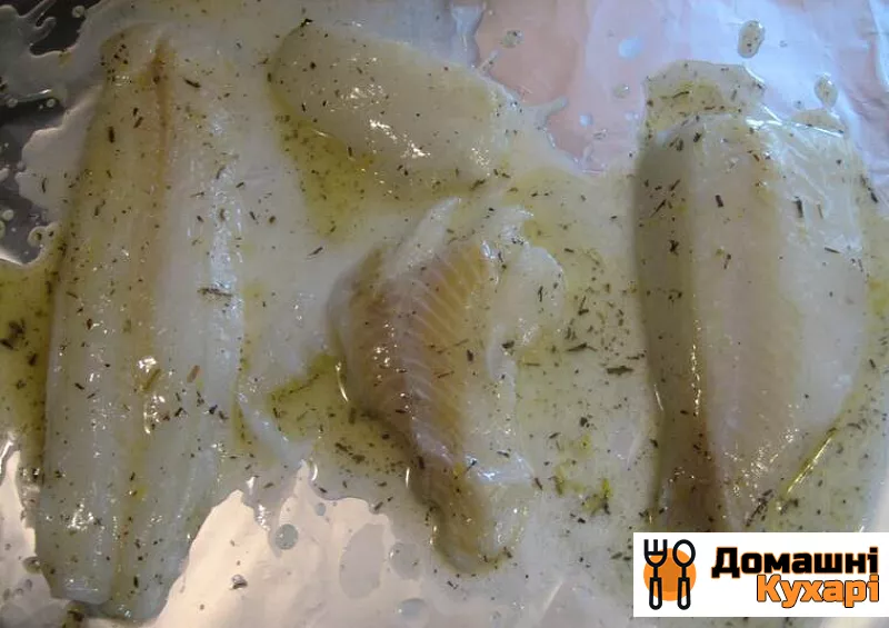 риба, запечена у вершковому соусі - фото крок 2
