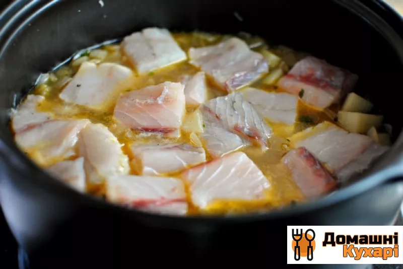 Рибний суп з грінками - фото крок 7