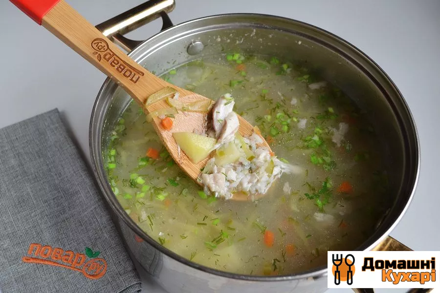Рибний суп з солоними огірками - фото крок 6