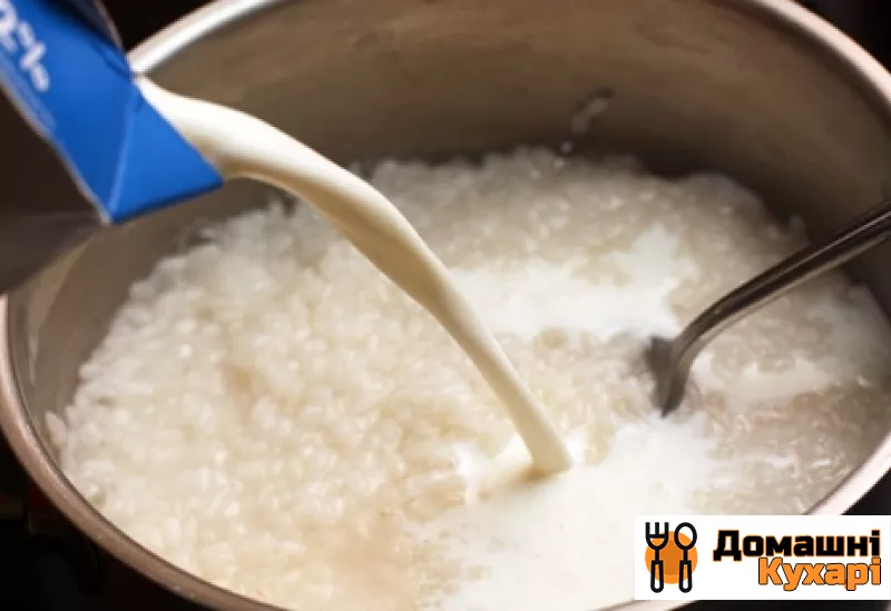 Рисова каша на молоці - фото крок 2