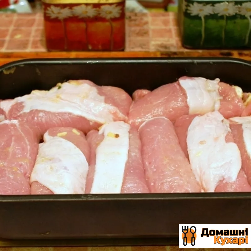Рулетики з свинини, запечені в духовці - фото крок 7