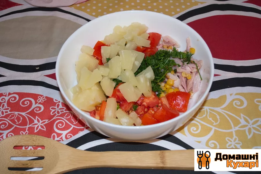 Салат з копченої курки з ананасами - фото крок 4