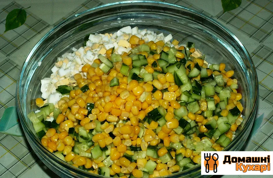 Салат з кукурудзи і крабових паличок - фото крок 2