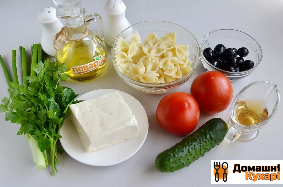 Салат з бринзою по-грецьки - фото крок 1