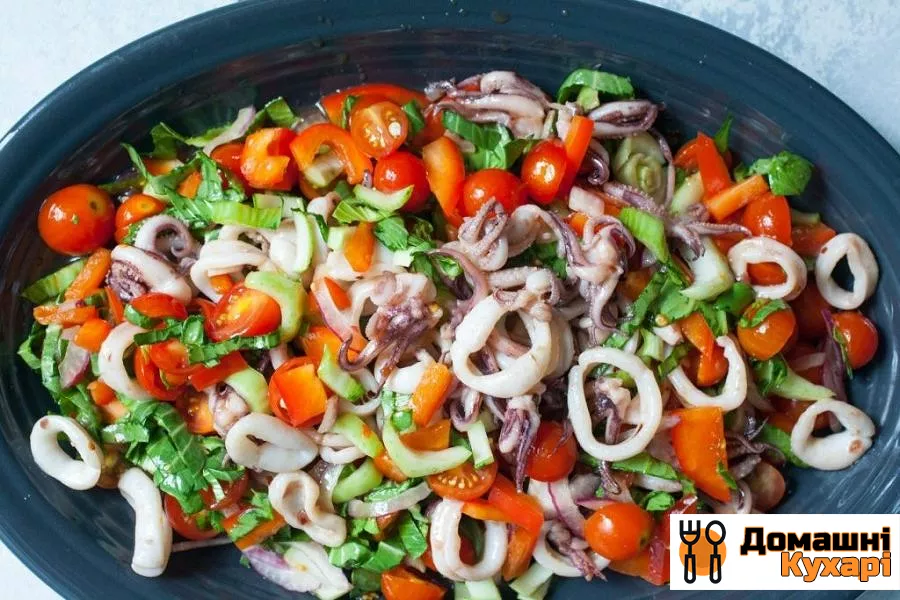 Салат з кальмарами і овочами - фото крок 4