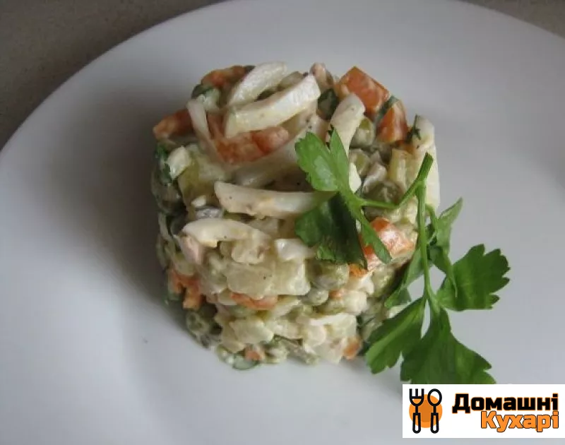Салат з кальмарами і солоним огірком - фото крок 8