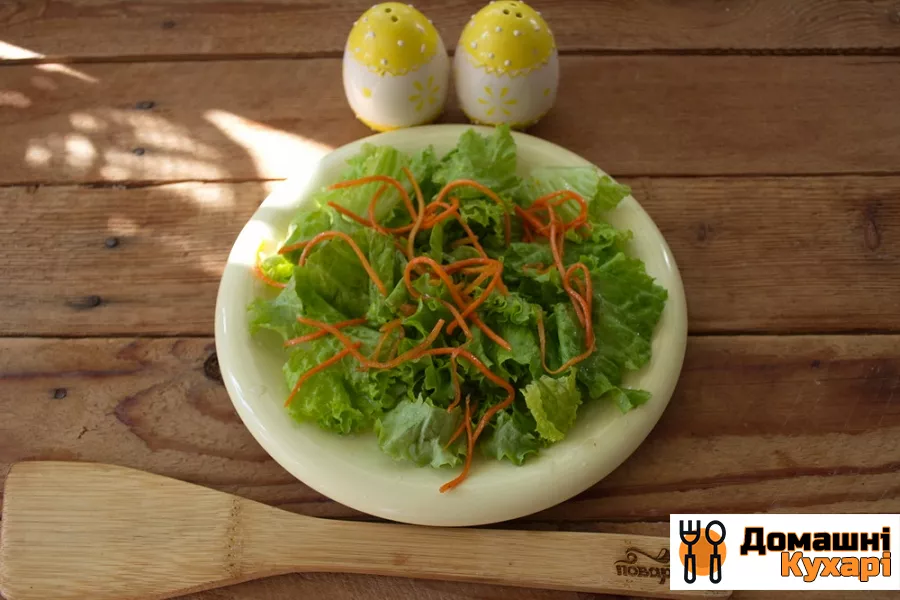 Салат з копченою куркою і корейською морквою - фото крок 2