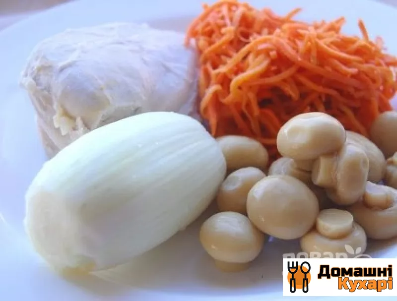 Салат с корейской морковью и грибами - фото крок 1