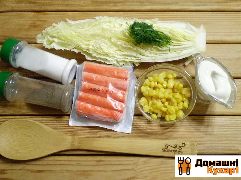 Салат з крабовими паличками і кукурудзою - фото крок 1