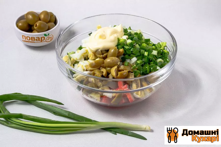 Салат з крабовими паличками і оливками - фото крок 4