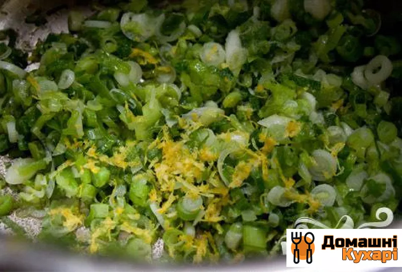 Салат з макаронами, зеленою цибулею і сиром - фото крок 3