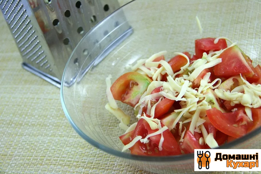 Салат з моцарелою і помідорами - фото крок 2