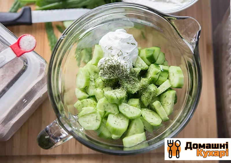 Салат з огірком і йогуртом - фото крок 3