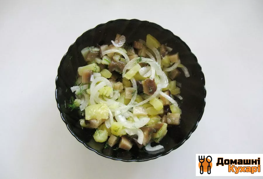 Салат з солоними баклажанами і картоплею - фото крок 7
