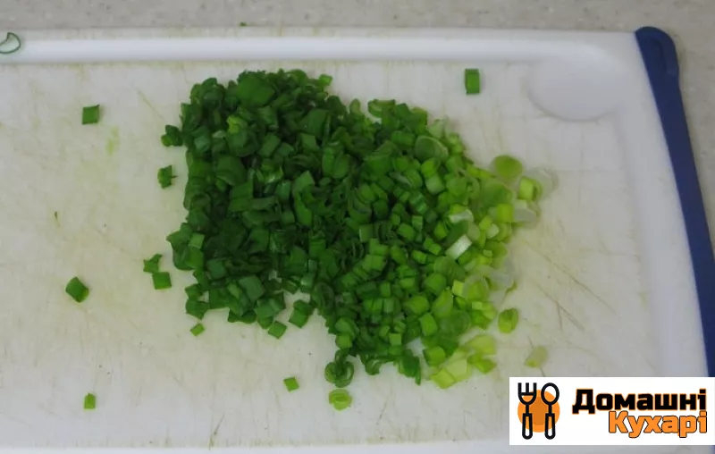 Салат листковий з маринованими грибами - фото крок 2