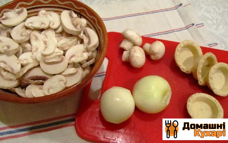 Салат в тарталетках з грибами - фото крок 1
